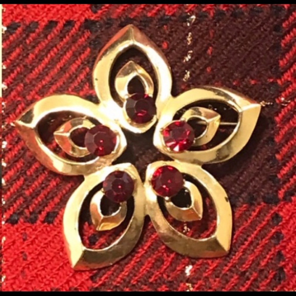 🔆 SALE! Coro flower rhinestone brooch